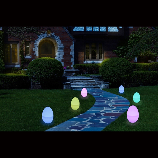 Color Changing Easter Eggs width=